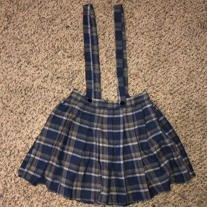Skirt Suspenders